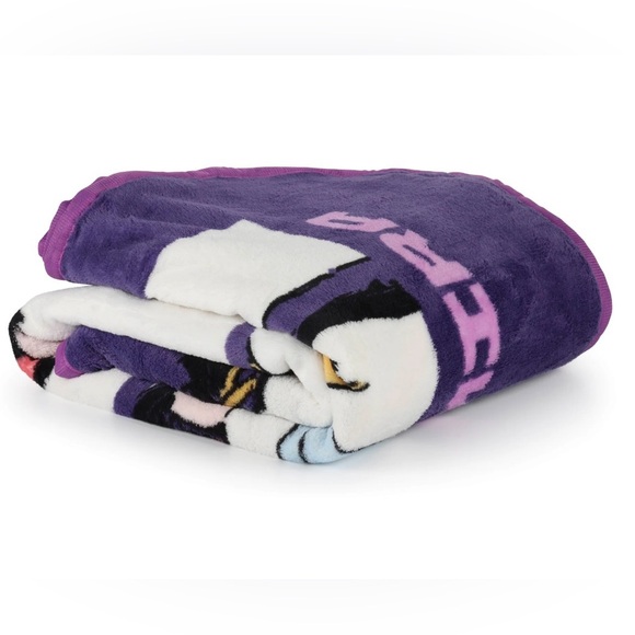 K-Pop Demon Hunters Kids Throw Blanket - Purple & Pink - Picture 3 of 6